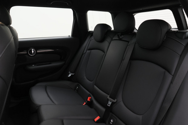 MINI Clubman 1.5 Cooper Automaat Knights Bridge Edition Leer, Panoramadak, Apple Carplay, Virtual Cockpit, LED, Cruise, Camera, 18''