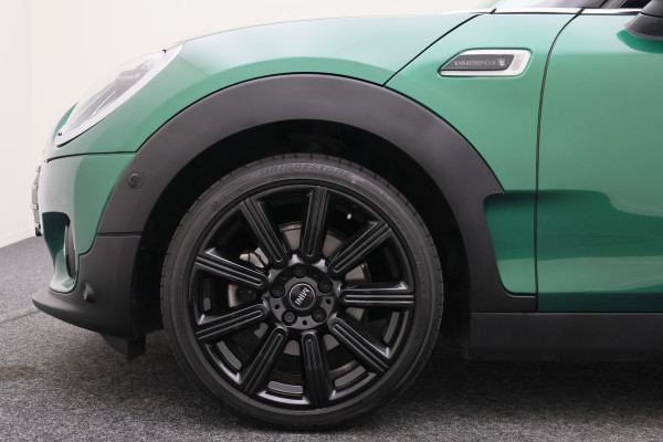 MINI Clubman 1.5 Cooper Automaat Knights Bridge Edition Leer, Panoramadak, Apple Carplay, Virtual Cockpit, LED, Cruise, Camera, 18''