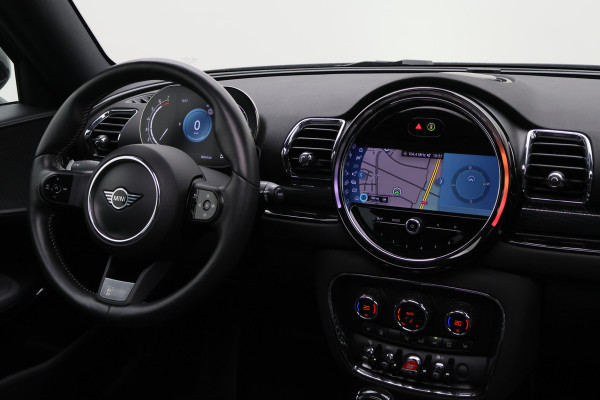 MINI Clubman 1.5 Cooper Automaat Knights Bridge Edition Leer, Panoramadak, Apple Carplay, Virtual Cockpit, LED, Cruise, Camera, 18''