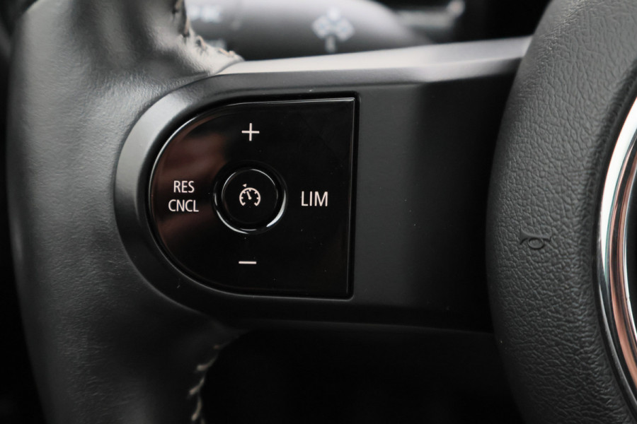 MINI Clubman 1.5 Cooper Automaat Knights Bridge Edition Leer, Panoramadak, Apple Carplay, Virtual Cockpit, LED, Cruise, Camera, 18''