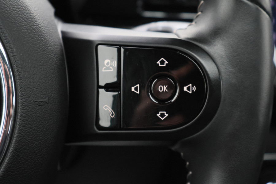 MINI Clubman 1.5 Cooper Automaat Knights Bridge Edition Leer, Panoramadak, Apple Carplay, Virtual Cockpit, LED, Cruise, Camera, 18''