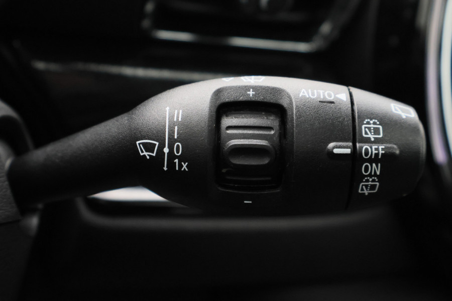 MINI Clubman 1.5 Cooper Automaat Knights Bridge Edition Leer, Panoramadak, Apple Carplay, Virtual Cockpit, LED, Cruise, Camera, 18''