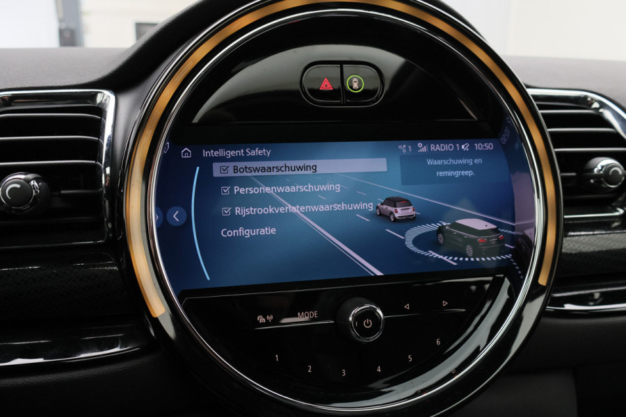 MINI Clubman 1.5 Cooper Automaat Knights Bridge Edition Leer, Panoramadak, Apple Carplay, Virtual Cockpit, LED, Cruise, Camera, 18''