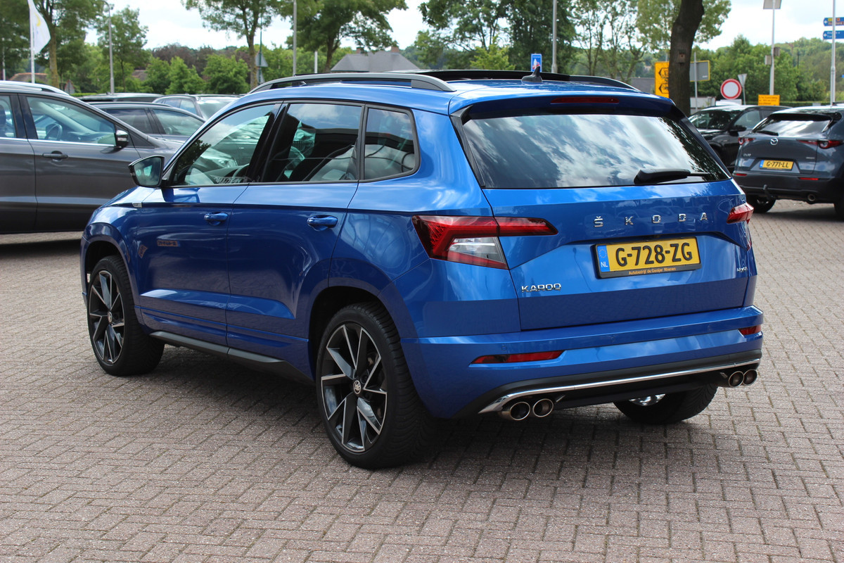 Škoda Karoq 2.0 TSI 4x4 Sportline Business / NL Auto! / Trekhaak / Panoramadak / Camera / CarPlay / Keyless / 19'' / DAB / Cruise Control