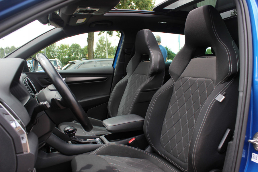 Škoda Karoq 2.0 TSI 4x4 Sportline Business / NL Auto! / Trekhaak / Panoramadak / Camera / CarPlay / Keyless / 19'' / DAB / Cruise Control
