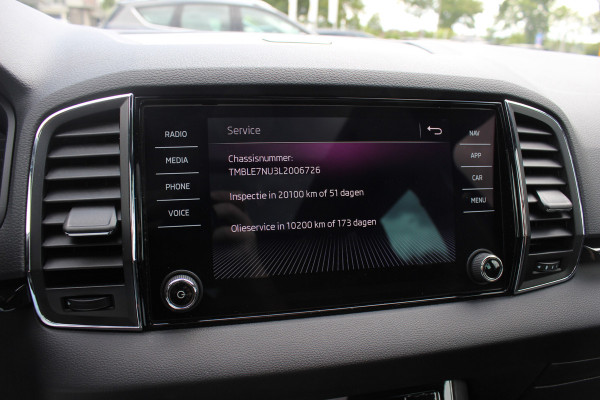 Škoda Karoq 2.0 TSI 4x4 Sportline Business / NL Auto! / Trekhaak / Panoramadak / Camera / CarPlay / Keyless / 19'' / DAB / Cruise Control