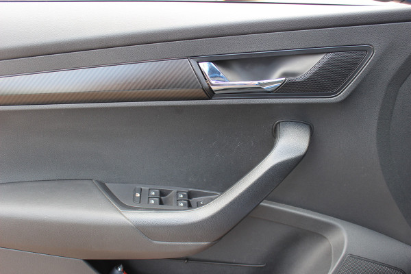 Škoda Karoq 2.0 TSI 4x4 Sportline Business / NL Auto! / Trekhaak / Panoramadak / Camera / CarPlay / Keyless / 19'' / DAB / Cruise Control