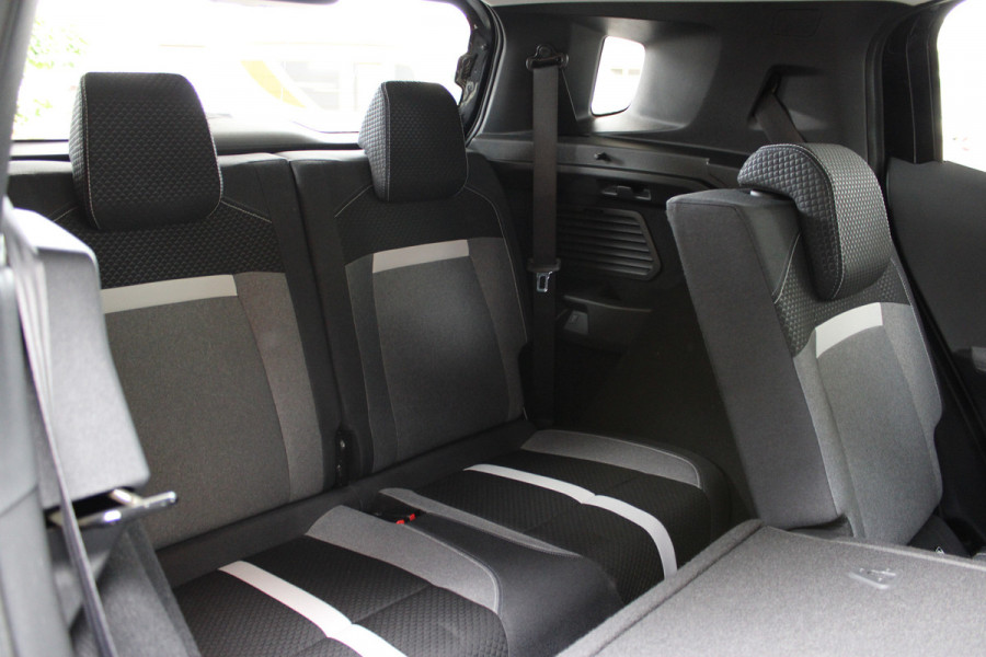 Opel Frontera 1.2 Turbo Hybrid Ultimate 7p. | Keyless Entry & Start | Winterpack | BLIS | Achteruitrijcamera