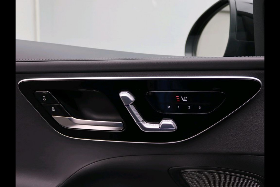 Mercedes-Benz C-Klasse Estate 300 e Business Solution AMG AMG Line | Night Pakket | Panorama Schuif-Kanteldak | Parkeerpakket met 360°-camera | Alarm Klasse 3. Inclusief 24 maanden Mercedes-Benz Certified garantie voor Europa.