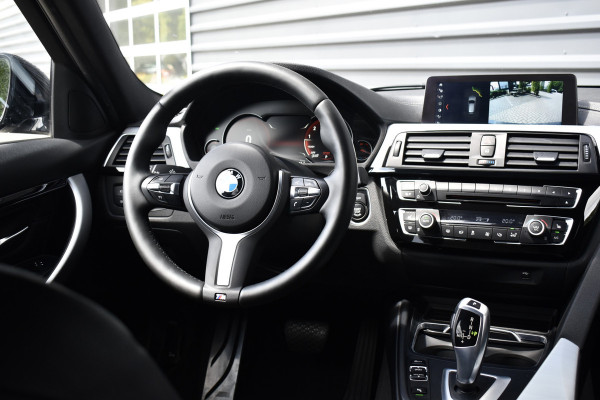 BMW 3 Serie Touring 320i M Sport Shadow | Virtual Cockpit | Achteruitrijcamera | Groot Navi | HiFi |