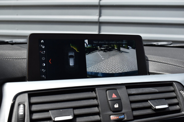 BMW 3 Serie Touring 320i M Sport Shadow | Virtual Cockpit | Achteruitrijcamera | Groot Navi | HiFi |