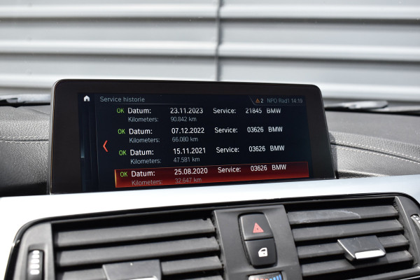 BMW 3 Serie Touring 320i M Sport Shadow | Virtual Cockpit | Achteruitrijcamera | Groot Navi | HiFi |