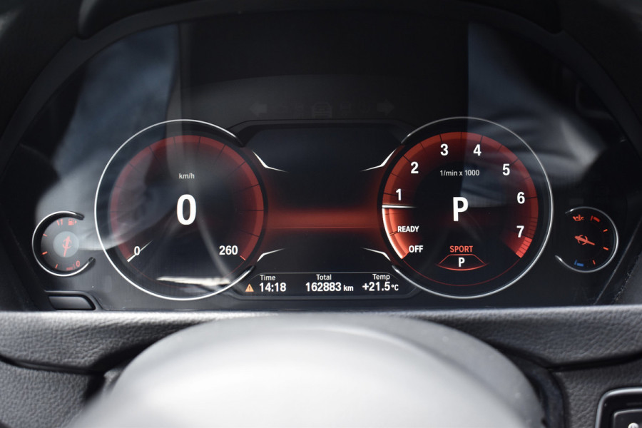 BMW 3 Serie Touring 320i M Sport Shadow | Virtual Cockpit | Achteruitrijcamera | Groot Navi | HiFi |