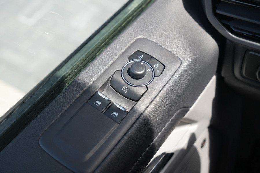 Ford E-Transit Custom 340 L2H1 Sport 71 kWh 218pk - ACC - B&O - Navi - Stoel/Stuurverwarming - 360 Camera - Blindspot - Rijklaar