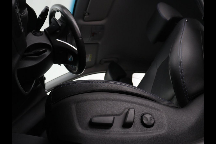 Hyundai Kona EV Premium 64 KWh | SOH 96.2% | Leder | Trekhaak | Head-up | Stoelventilatie | Stuur/stoel verwarming | Adaptive cruise | Camera | Park assist | Carplay | Dodehoek detectie | Krell sound |