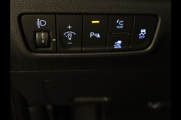 Hyundai Kona EV Premium 64 KWh | SOH 96.2% | Leder | Trekhaak | Head-up | Stoelventilatie | Stuur/stoel verwarming | Adaptive cruise | Camera | Park assist | Carplay | Dodehoek detectie | Krell sound |