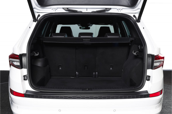 Škoda Kodiaq 1.5 TSI 150 PK Sportline Business Orig. NL | Elek. Trekhaak | Dig. Cockpit | Adapt. Cruise | Stoelverw. | PDC | Camera | NAV + App. Connect | ECC | Elek. Klep | LM 19" |