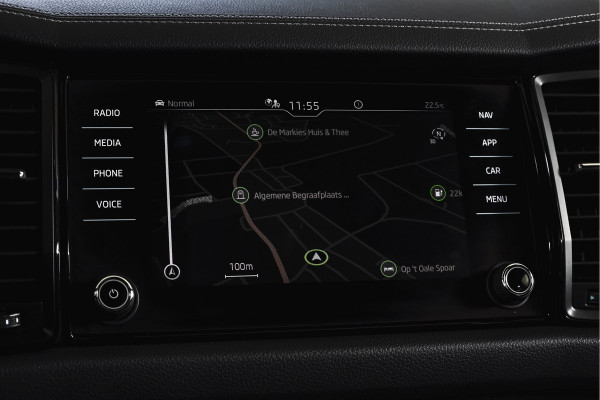 Škoda Kodiaq 1.5 TSI 150 PK Sportline Business Orig. NL | Elek. Trekhaak | Dig. Cockpit | Adapt. Cruise | Stoelverw. | PDC | Camera | NAV + App. Connect | ECC | Elek. Klep | LM 19" |