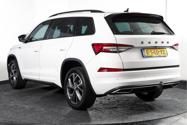 Škoda Kodiaq 1.5 TSI 150 PK Sportline Business Orig. NL | Elek. Trekhaak | Dig. Cockpit | Adapt. Cruise | Stoelverw. | PDC | Camera | NAV + App. Connect | ECC | Elek. Klep | LM 19" |