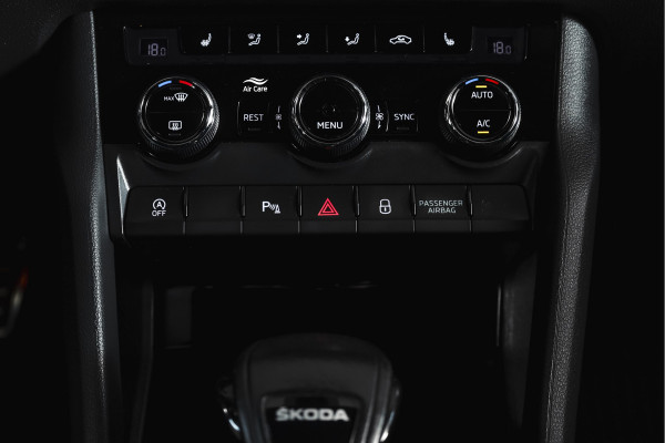 Škoda Kodiaq 1.5 TSI 150 PK Sportline Business Orig. NL | Elek. Trekhaak | Dig. Cockpit | Adapt. Cruise | Stoelverw. | PDC | Camera | NAV + App. Connect | ECC | Elek. Klep | LM 19" |