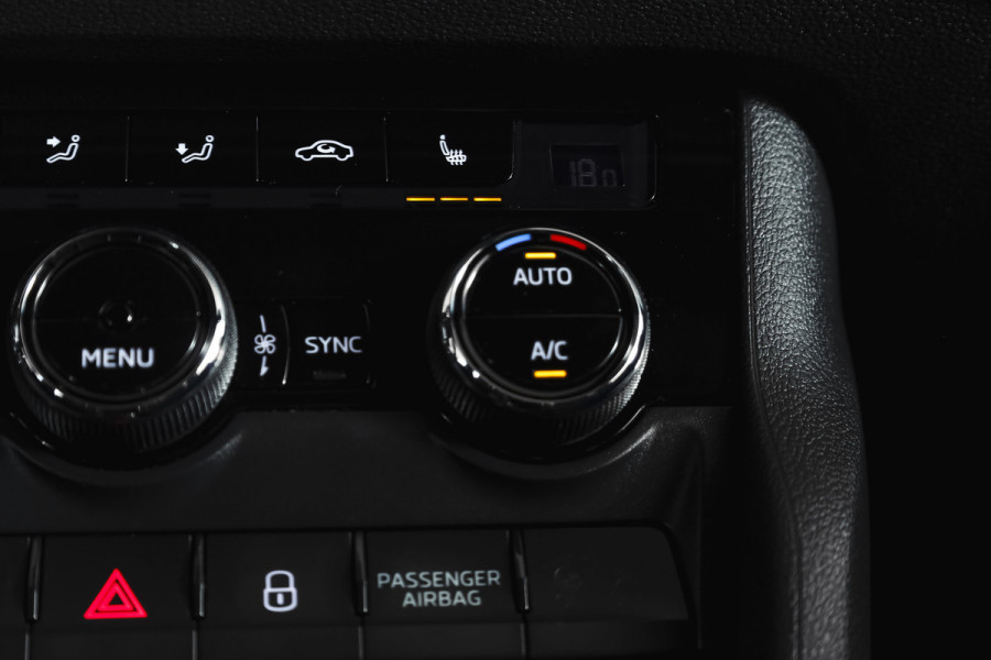 Škoda Kodiaq 1.5 TSI 150 PK Sportline Business Orig. NL | Elek. Trekhaak | Dig. Cockpit | Adapt. Cruise | Stoelverw. | PDC | Camera | NAV + App. Connect | ECC | Elek. Klep | LM 19" |