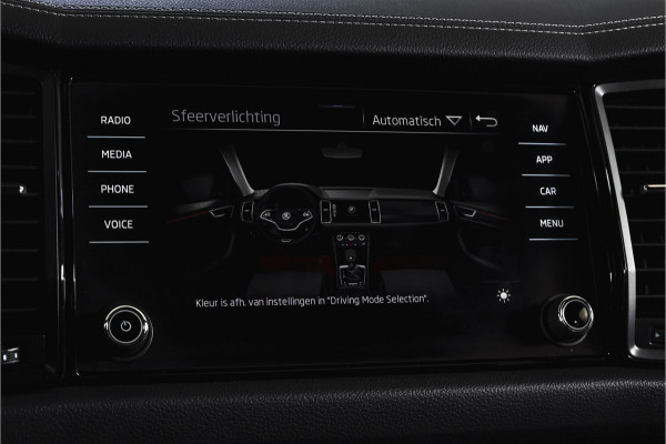 Škoda Kodiaq 1.5 TSI 150 PK Sportline Business Orig. NL | Elek. Trekhaak | Dig. Cockpit | Adapt. Cruise | Stoelverw. | PDC | Camera | NAV + App. Connect | ECC | Elek. Klep | LM 19" |