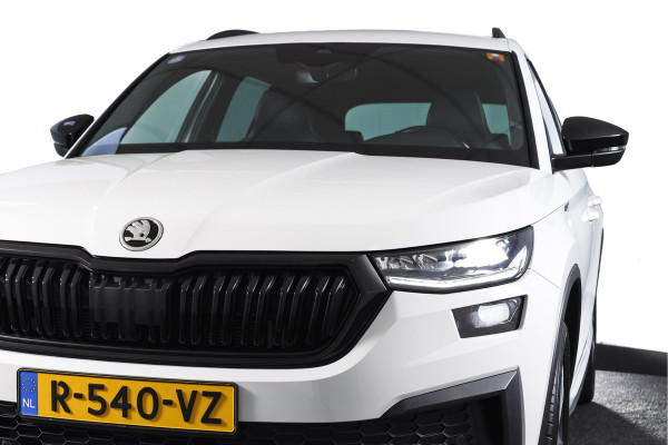 Škoda Kodiaq 1.5 TSI 150 PK Sportline Business Orig. NL | Elek. Trekhaak | Dig. Cockpit | Adapt. Cruise | Stoelverw. | PDC | Camera | NAV + App. Connect | ECC | Elek. Klep | LM 19" |