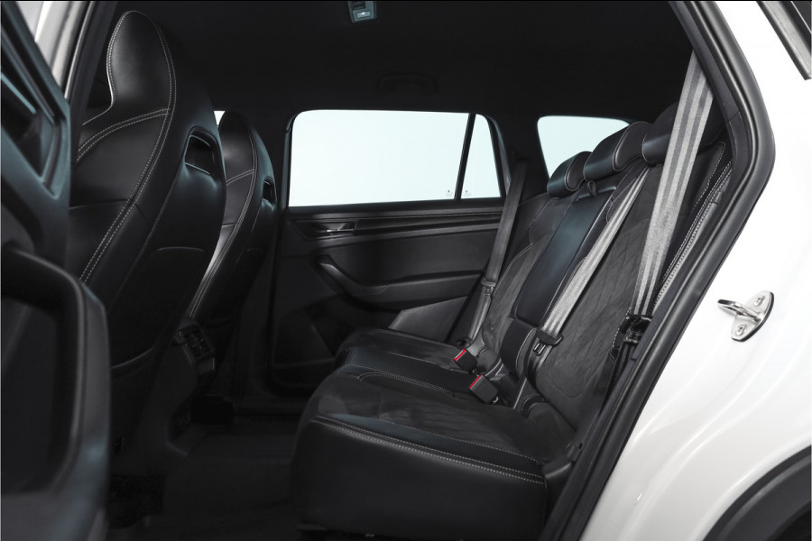 Škoda Kodiaq 1.5 TSI 150 PK Sportline Business Orig. NL | Elek. Trekhaak | Dig. Cockpit | Adapt. Cruise | Stoelverw. | PDC | Camera | NAV + App. Connect | ECC | Elek. Klep | LM 19" |