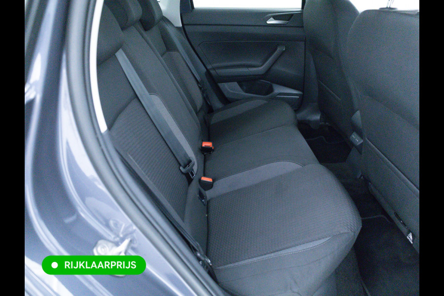 Volkswagen Polo 1.0 TSI Business Edition Automaat | Camera | Cruise | PDC V+A | Airco | App-connect Privacy glas, Grootlicht assistent, Digitaal dashboard, 15 inch LMV