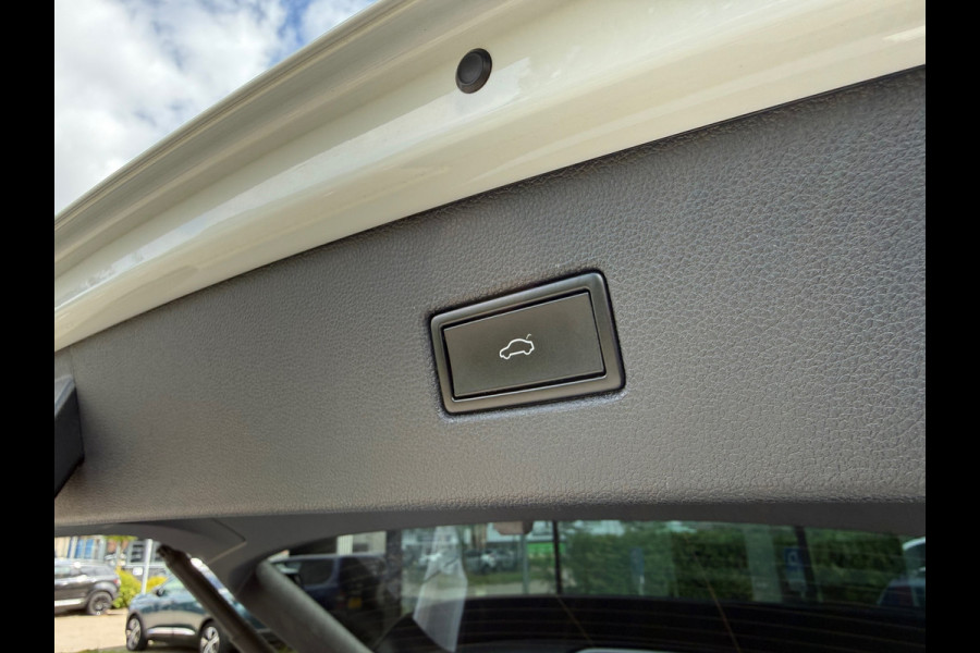 Volkswagen Tiguan 1.5 TSI ACT Highline Business R - Pano/Schuifdak- Leder - Navi - Afn.Trekhaak - Virt.Cockpit