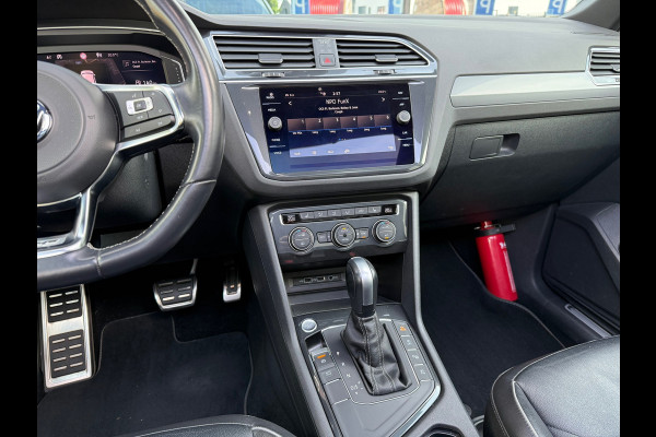 Volkswagen Tiguan 1.5 TSI ACT Highline Business R - Pano/Schuifdak- Leder - Navi - Afn.Trekhaak - Virt.Cockpit