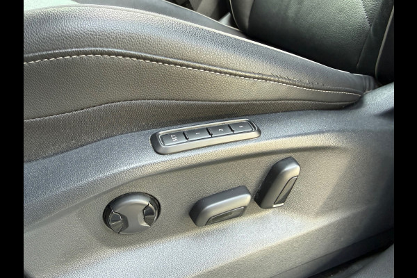 Volkswagen Tiguan 1.5 TSI ACT Highline Business R - Pano/Schuifdak- Leder - Navi - Afn.Trekhaak - Virt.Cockpit
