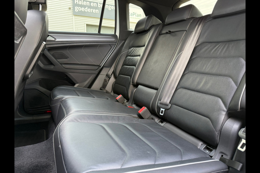 Volkswagen Tiguan 1.5 TSI ACT Highline Business R - Pano/Schuifdak- Leder - Navi - Afn.Trekhaak - Virt.Cockpit