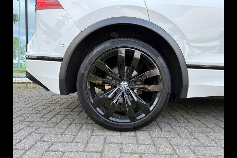 Volkswagen Tiguan 1.5 TSI ACT Highline Business R - Pano/Schuifdak- Leder - Navi - Afn.Trekhaak - Virt.Cockpit