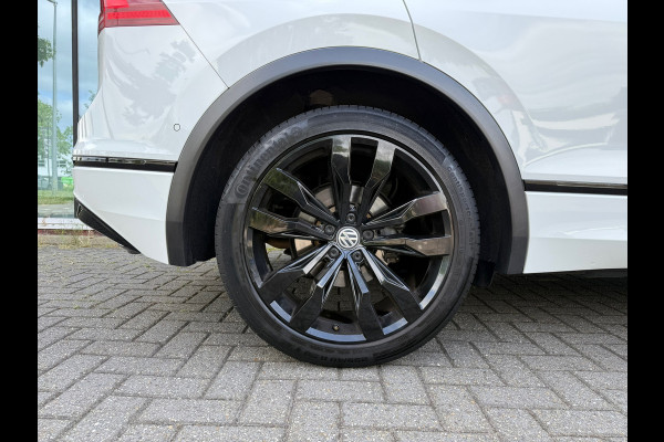 Volkswagen Tiguan 1.5 TSI ACT Highline Business R - Pano/Schuifdak- Leder - Navi - Afn.Trekhaak - Virt.Cockpit