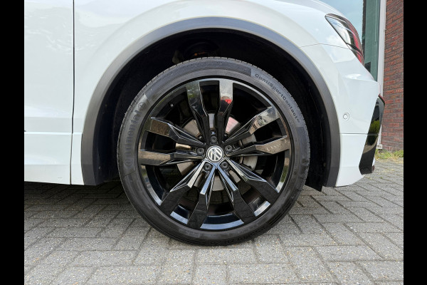 Volkswagen Tiguan 1.5 TSI ACT Highline Business R - Pano/Schuifdak- Leder - Navi - Afn.Trekhaak - Virt.Cockpit