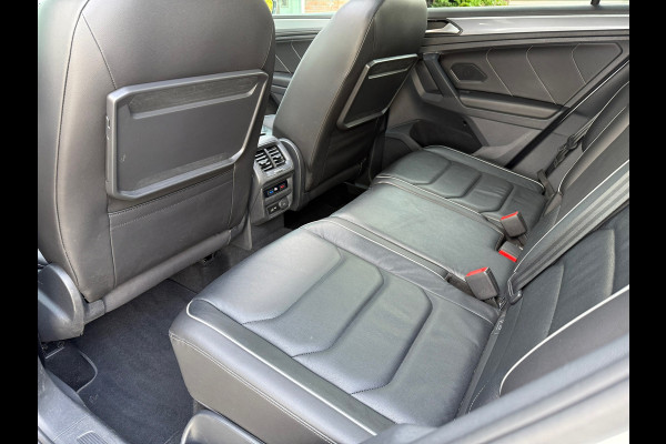 Volkswagen Tiguan 1.5 TSI ACT Highline Business R - Pano/Schuifdak- Leder - Navi - Afn.Trekhaak - Virt.Cockpit