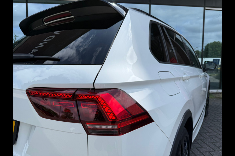 Volkswagen Tiguan 1.5 TSI ACT Highline Business R - Pano/Schuifdak- Leder - Navi - Afn.Trekhaak - Virt.Cockpit