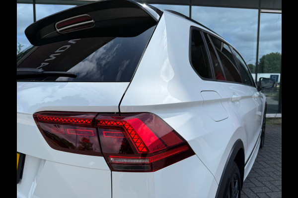 Volkswagen Tiguan 1.5 TSI ACT Highline Business R - Pano/Schuifdak- Leder - Navi - Afn.Trekhaak - Virt.Cockpit