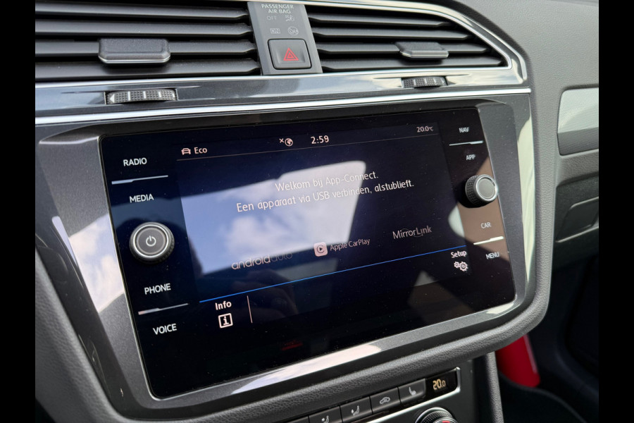 Volkswagen Tiguan 1.5 TSI ACT Highline Business R - Pano/Schuifdak- Leder - Navi - Afn.Trekhaak - Virt.Cockpit