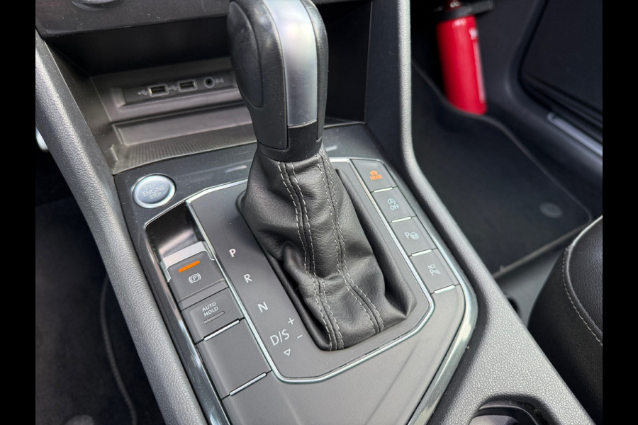 Volkswagen Tiguan 1.5 TSI ACT Highline Business R - Pano/Schuifdak- Leder - Navi - Afn.Trekhaak - Virt.Cockpit