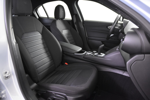 Alfa Romeo Giulia 2.2 Super Turbo Diesel *1ste eigenaar*Navigatie*Keyless*