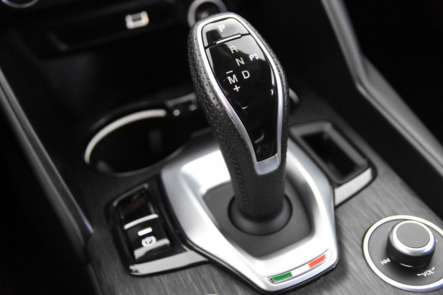Alfa Romeo Giulia 2.2 Super Turbo Diesel *1ste eigenaar*Navigatie*Keyless*