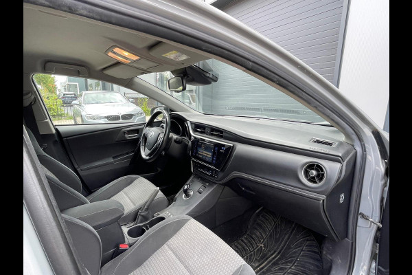 Toyota Auris 1.8 Hybrid Black Edition / NARDO GREY / AUTOMAT