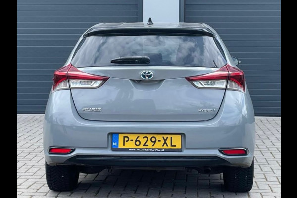 Toyota Auris 1.8 Hybrid Black Edition / NARDO GREY / AUTOMAT