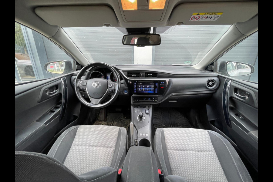 Toyota Auris 1.8 Hybrid Black Edition / NARDO GREY / AUTOMAT