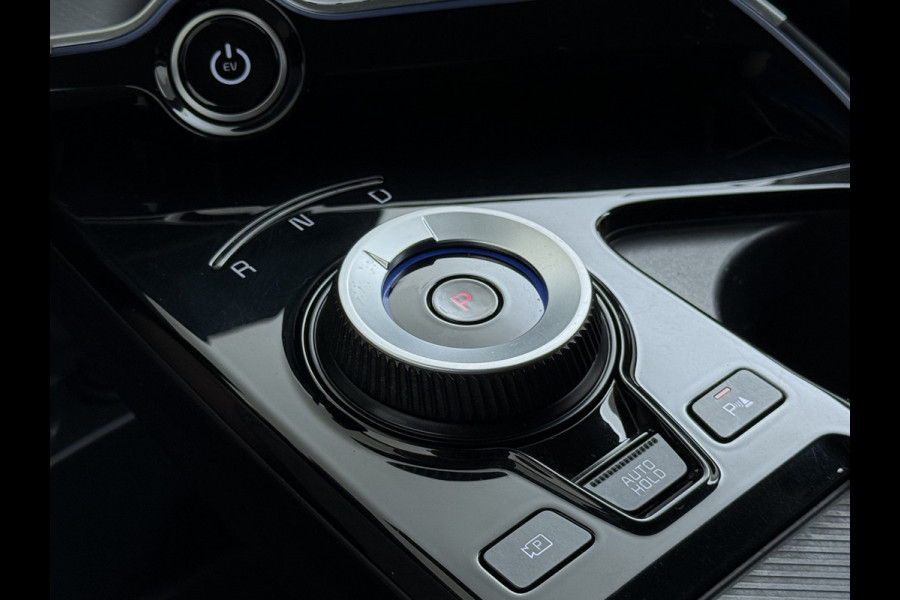 Kia Ev6 Plus Long Range 77.4kWh Trekhaak Leer+Ventilatie+Verwarming Camera Adap.Cruise Warmtepomp Meridian®-Audio Stuur+Achterbankverwar SOH 100% Elek.Achterklep Apple Carplay Android Privacy Glas Pdc Lmv Led DAB 1.600KG Trekgewicht Dealeronderhouden