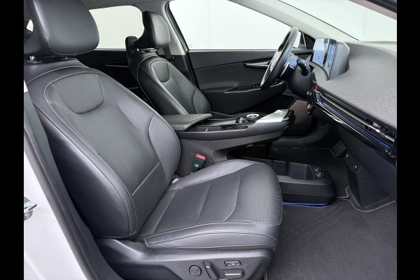 Kia Ev6 Plus Long Range 77.4kWh Trekhaak Leer+Ventilatie+Verwarming Camera Adap.Cruise Warmtepomp Meridian®-Audio Stuur+Achterbankverwar SOH 100% Elek.Achterklep Apple Carplay Android Privacy Glas Pdc Lmv Led DAB 1.600KG Trekgewicht Dealeronderhouden
