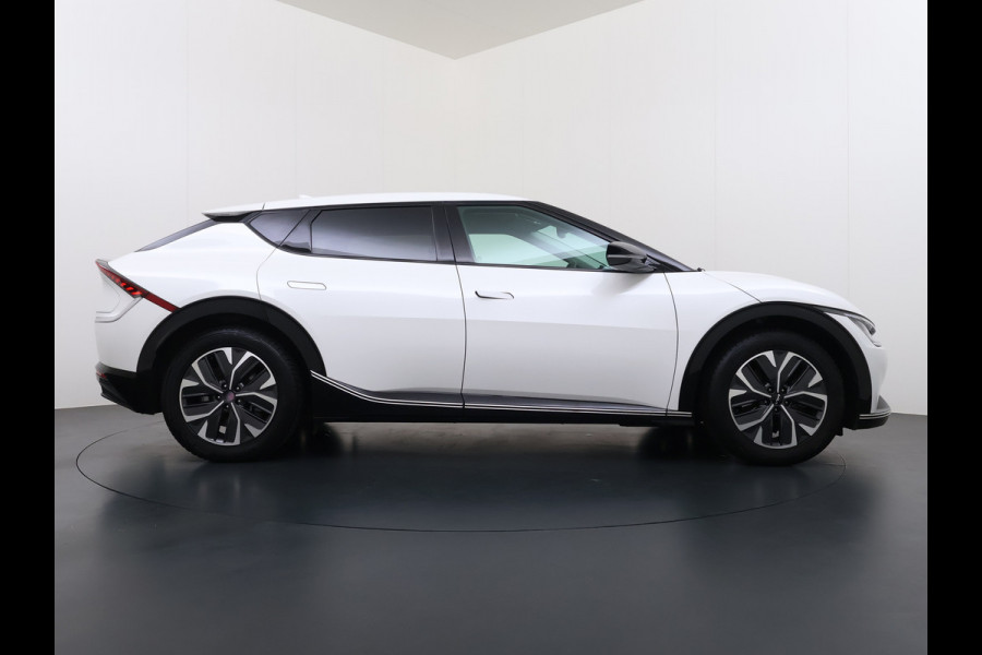 Kia Ev6 Plus Long Range 77.4kWh Trekhaak Leer+Ventilatie+Verwarming Camera Adap.Cruise Warmtepomp Meridian®-Audio Stuur+Achterbankverwar SOH 100% Elek.Achterklep Apple Carplay Android Privacy Glas Pdc Lmv Led DAB 1.600KG Trekgewicht Dealeronderhouden