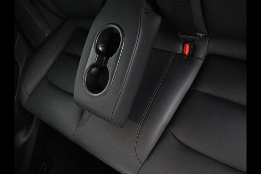 Tesla Model 3 Performance AWD 75 kWh | Traffic-Aware Cruise control | Leder | Lichtmetaal 20'' | Achterbank verwarming | Park assist | Climate control